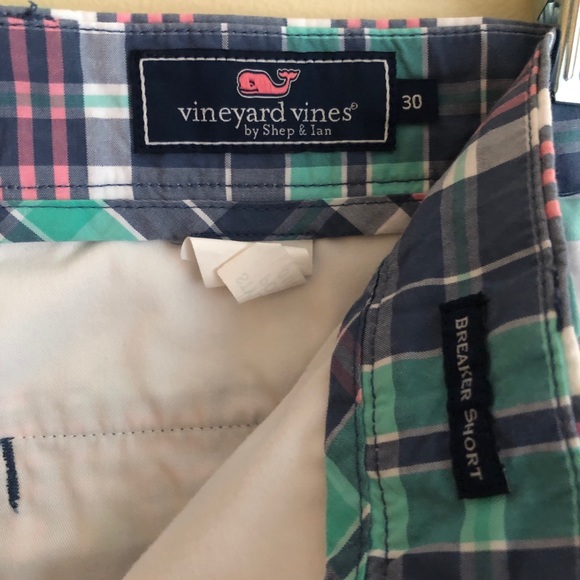 Vineyard Vines Plaid Breaker Shorts - Picture 4 of 4